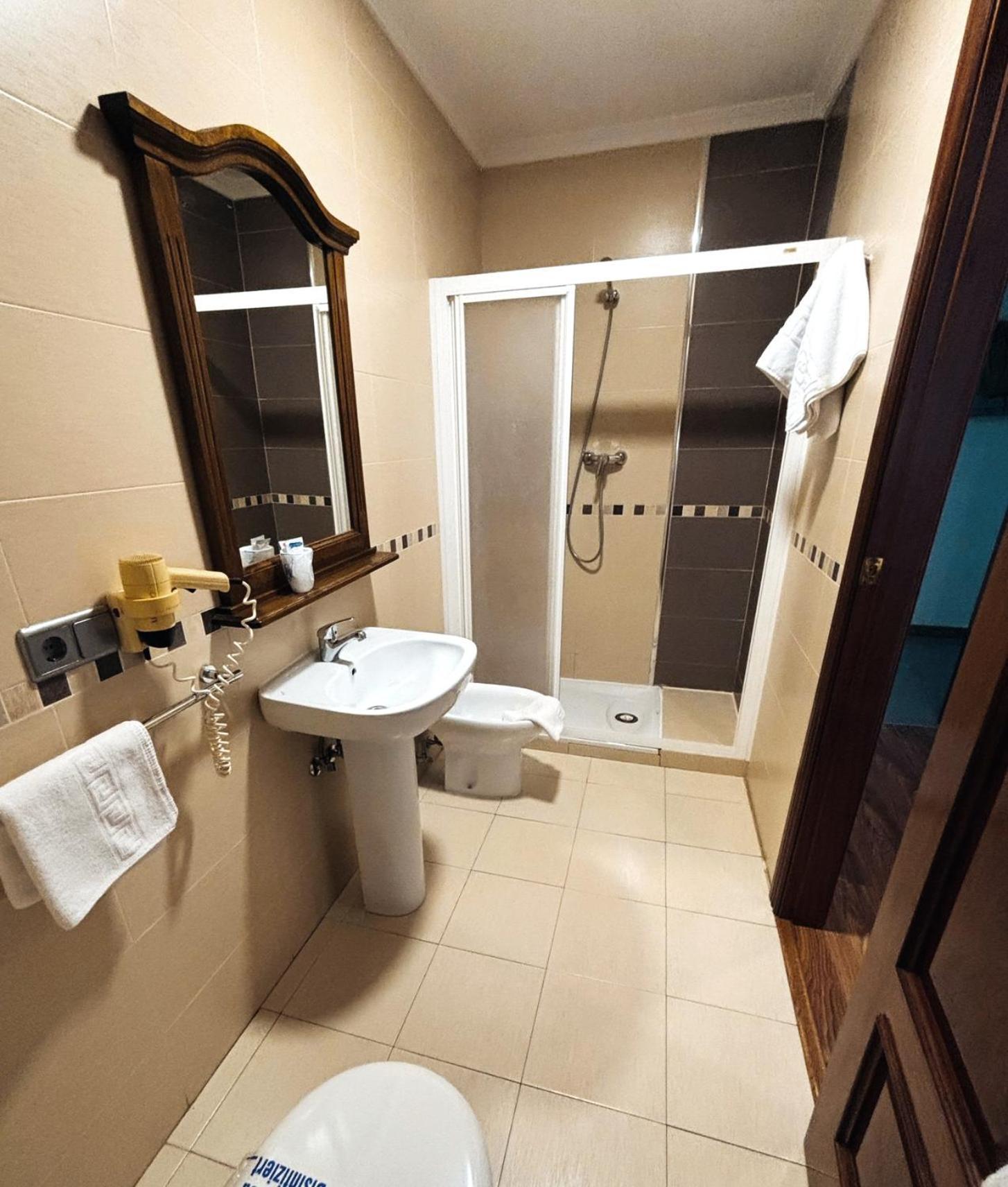 Hotel Restaurante Dama De Baza Zewnętrze zdjęcie