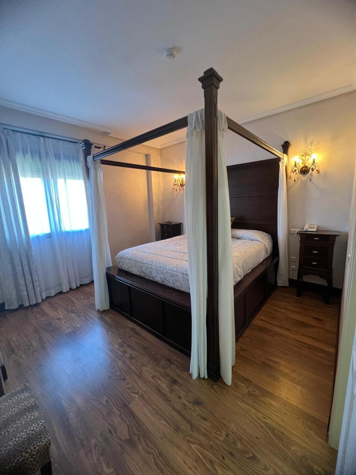 Hotel Restaurante Dama De Baza Zewnętrze zdjęcie