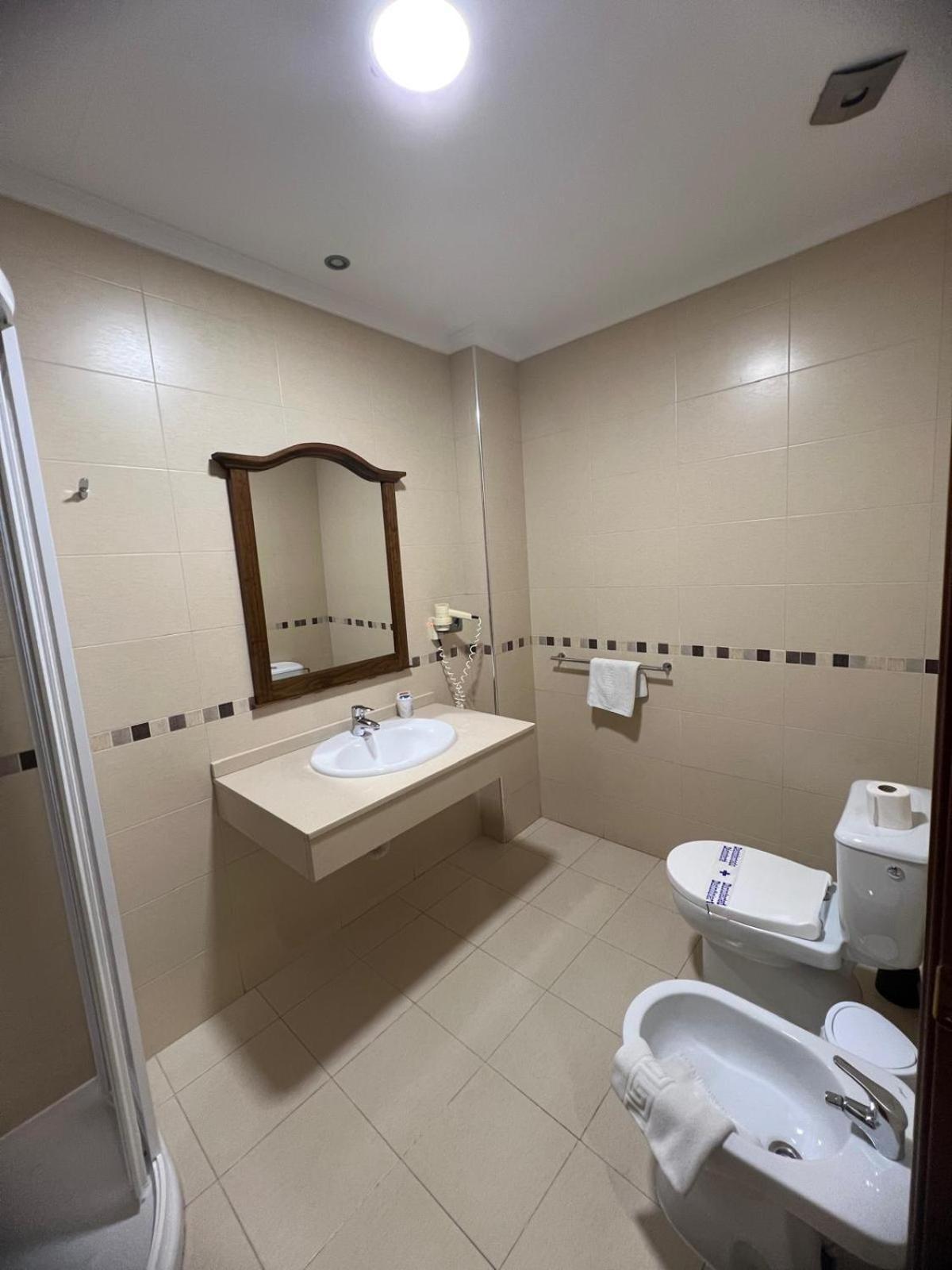 Hotel Restaurante Dama De Baza Zewnętrze zdjęcie