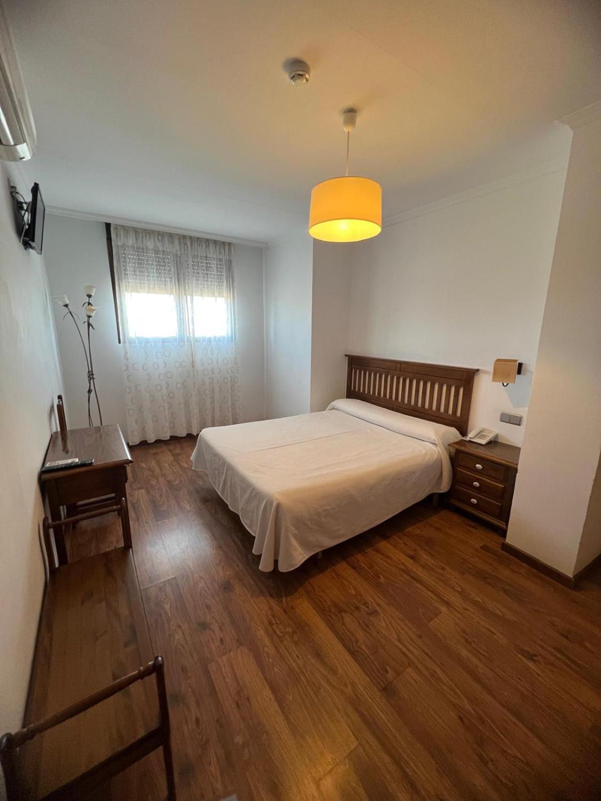 Hotel Restaurante Dama De Baza Zewnętrze zdjęcie