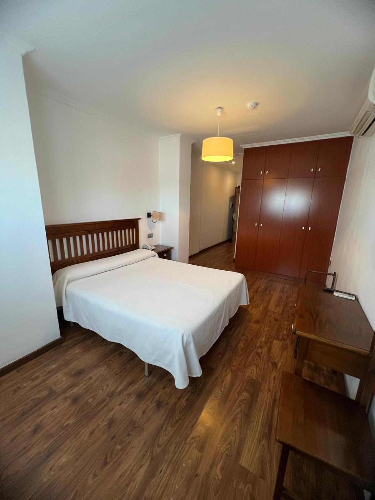 Hotel Restaurante Dama De Baza Zewnętrze zdjęcie