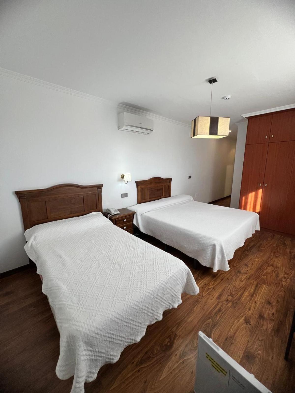 Hotel Restaurante Dama De Baza Zewnętrze zdjęcie