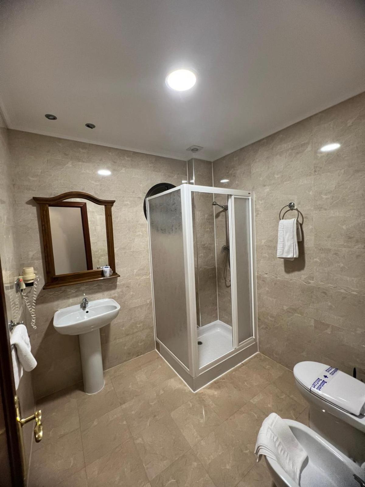 Hotel Restaurante Dama De Baza Zewnętrze zdjęcie