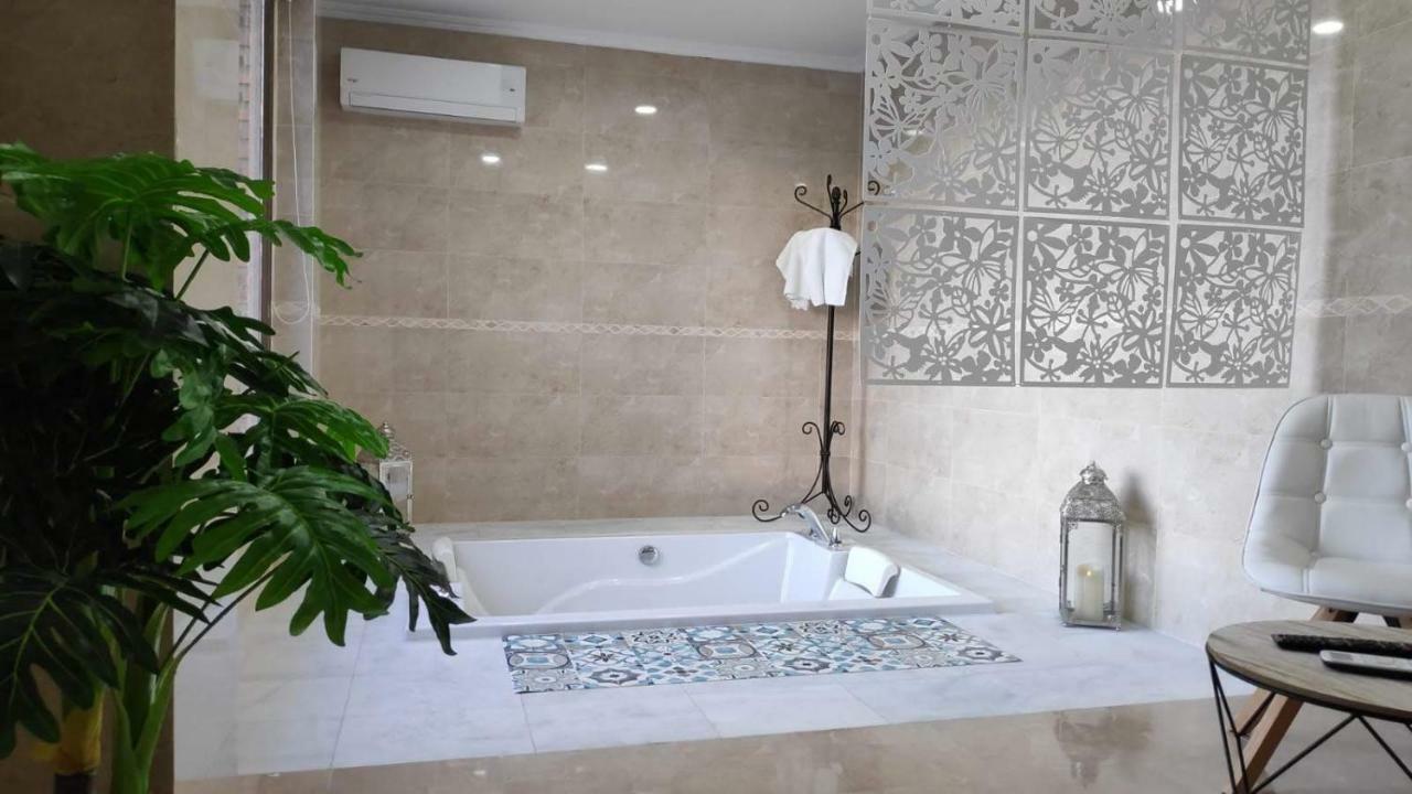 Hotel Restaurante Dama De Baza Zewnętrze zdjęcie
